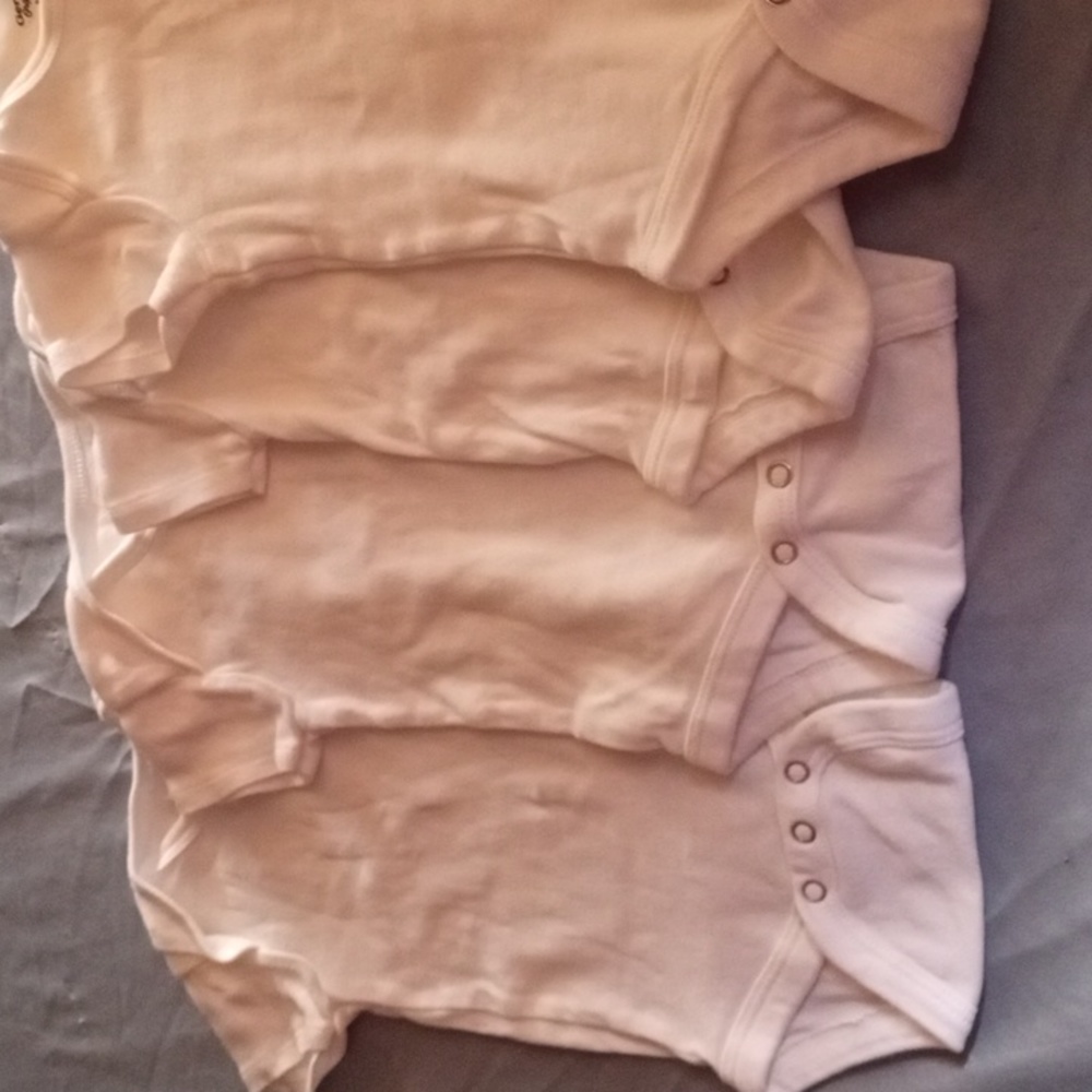 4/$20 Gerber 6-9 Month Baby Lot of 4 White Organic Cotton Onesies